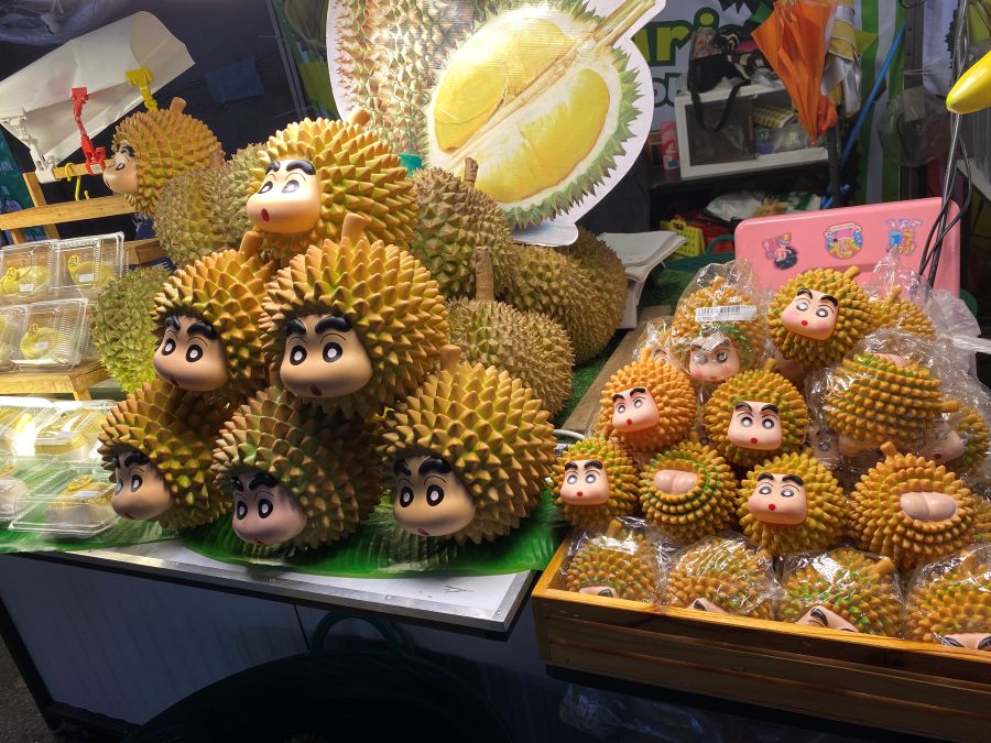 SW1マーケットで飾られていたクレヨンしんちゃんドリアン